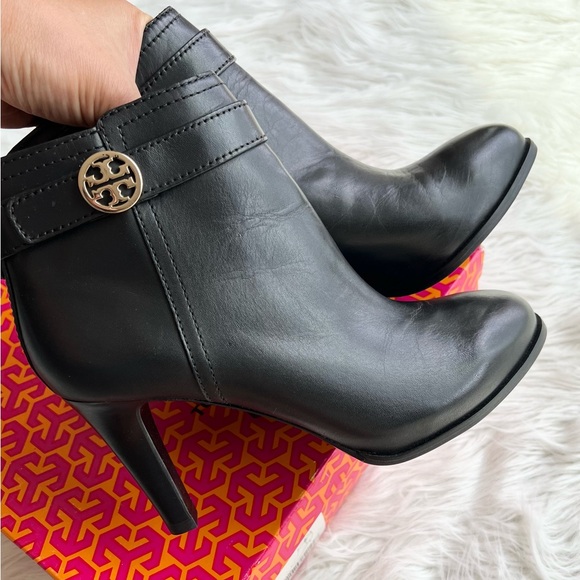 Tory Burch Black Bristol Equestrian Calf Ankle Bootie Shoes 7.5 - Picture 11 of 11